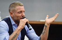 Juve, Lapo cita Gandhi: a chi è rivolto il messaggio che fa impazzire i tifosi