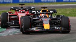 F1, Sprint Race Imola: Verstappen batte di forza la Ferrari di Leclerc