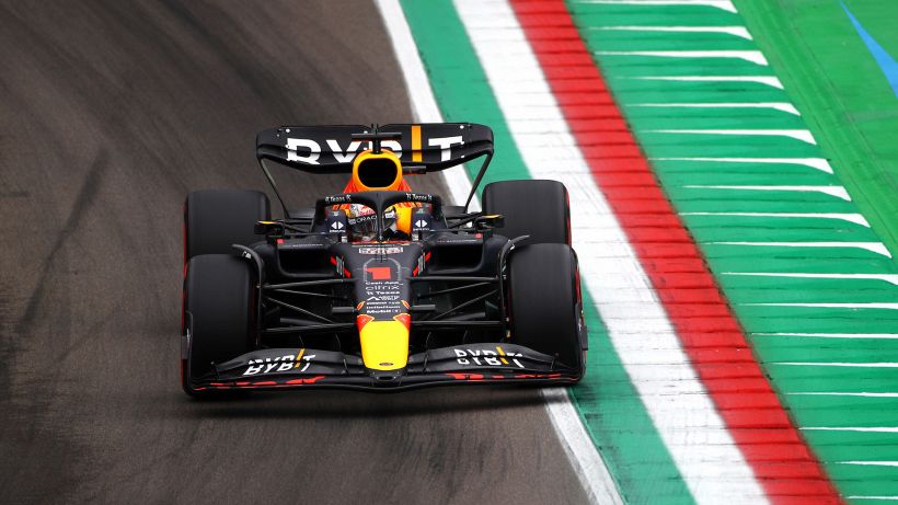 F1, Imola: Verstappen in pole davanti a Leclerc. La griglia di partenza della Sprint Race