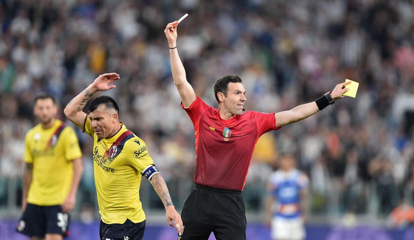 Juve-Bologna: Cosa ha urlato Medel all'arbitro, scoppia la polemica