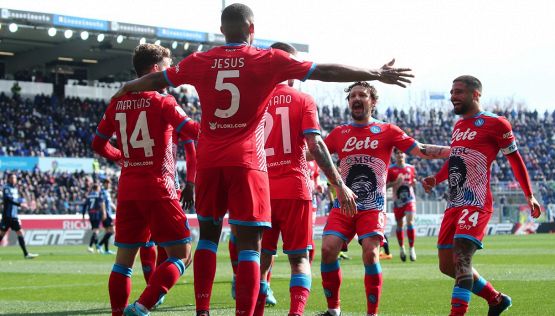 Napoli, ecco la mossa della società per lo scudetto: tifosi scatenati