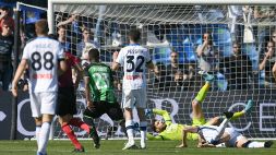 Il Sassuolo batte una Dea spenta. Udinese beffa il Venezia nel finale