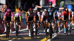 Giro d'Italia 2022: finalmente una vittoria italiana, Dainese si impone a Reggio Emilia