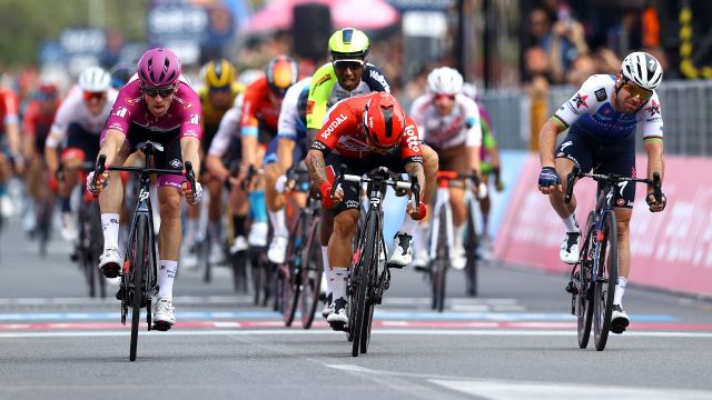 Giro d'italia 2022: bis in volata di Demare nella sesta tappa