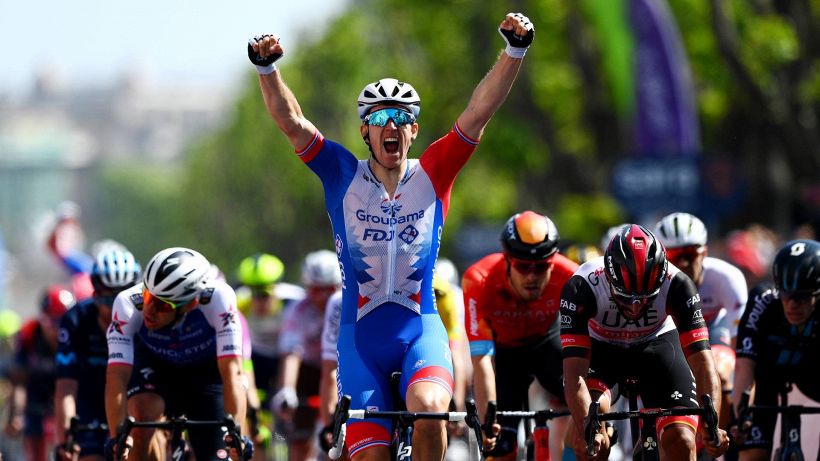 Giro d’Italia 2022, Arnaud Demare sfreccia nella quinta tappa