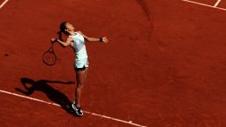 Roland Garros, nuovo k.o per Raducanu. Avanzano Kerber e Azarenka