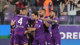 La Fiorentina infiamma la lotta per l'Europa, Roma battuta. Le pagelle