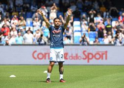 Napoli solo applausi: Lorenzo Insigne si commuove nel giorno dell'addio