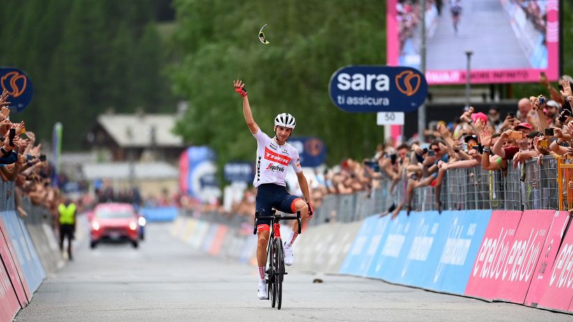 Giro d'Italia 2022, 15° tappa: Giulio Ciccone vince in solitaria. Carapaz ancora in Rosa