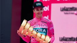 Ciclismo, Hindley: "Vincere il Giro d'Italia ti cambia la vita, è speciale"