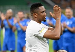 Eto’o vs Ibra: i tifosi dell’Inter si vendicano dopo la festa Scudetto delle polemiche