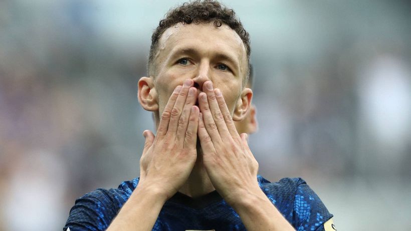 Inter, Perisic dà baci e abbracci ma saluta: l'ufficialità