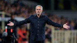 Roma, Mourinho: "Il prossimo anno sarò qui, questi tifosi meritano un trofeo"