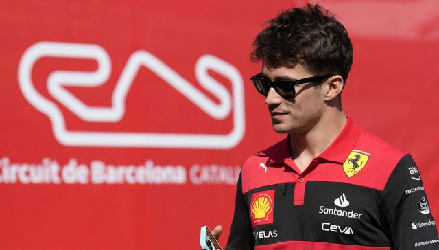 Charles Leclerc disperato urla in radio al box Ferrari: "No, no, no!"