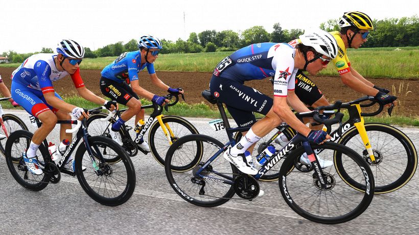 Giro d'Italia, Schmid: "Sprint scorretto, sono deluso"
