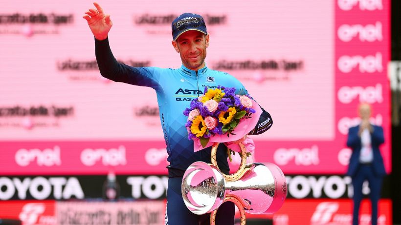 Giro d'Italia, Nibali ai giovani: "Sognate la maglia bianca"