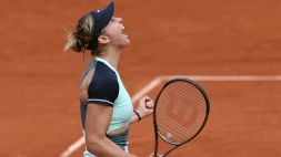 Roland Garros 2022, out Pliskova e Halep. Badosa avanza a fatica, Swiatek e Sabalenka rulli