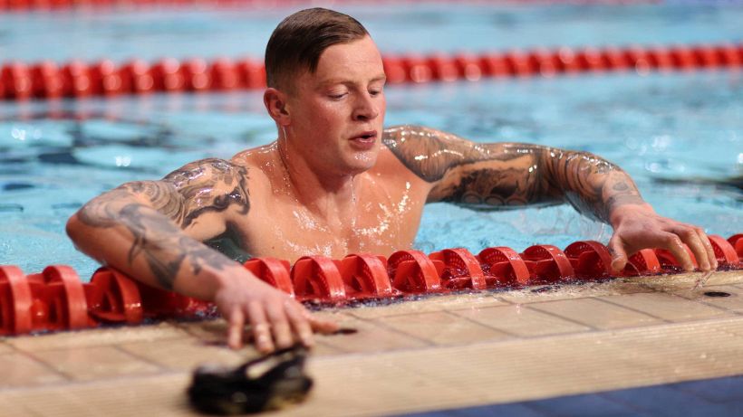 Adam Peaty non sarà ai Mondiali di nuoto: “Devo pensare alla mia salute mentale”