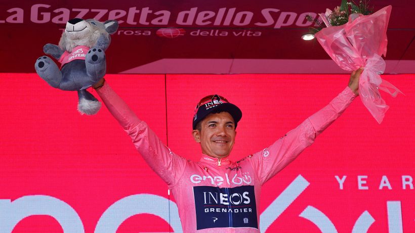 Giro d'Italia, Carapaz: "Avere ancora la Maglia Rosa mi da fiducia"