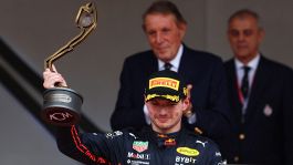 F1, Verstappen davanti Leclerc: la gioia dell'olandese