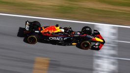 F1, GP Spagna: disastro Ferrari, Leclerc out. Vince Verstappen