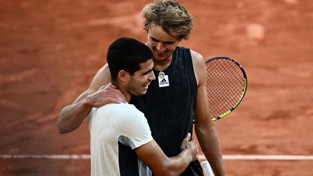 Roland Garros, Zverev in semifinale: Alcaraz ko dopo tre ore