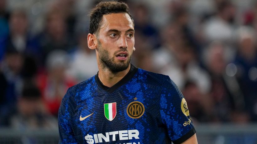 Inter, Calhanoglu scatenato: duro attacco a Zlatan Ibrahimovic