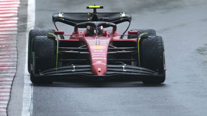 F1, Ferrari: Sainz pronto all'attacco, Leclerc operazione rimonta
