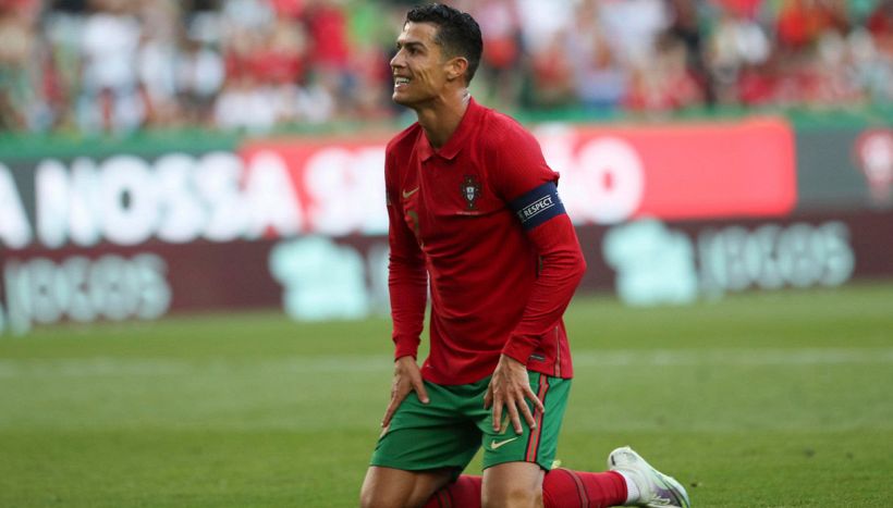Cristiano Ronaldo vuole lasciare il Manchester UTD: fattore Mendes e vantaggi fiscali, sogno Serie A