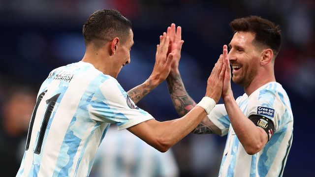 Argentina: prelista di 32 giocatori per i Mondiali. C'è Dybala. Messi e DiMaria non si discutono