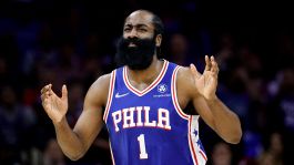 Basket Nba Harden e Phila, volano stracci. Il Barba è un caso, scatta la multa