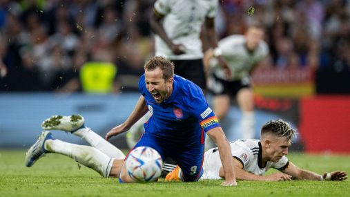 Germania e Inghilterra fanno felice l'Italia. Incidenti nel pre-partita