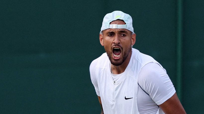 Wimbledon, Kyrgios non cambia mai e fa infuriare i tifosi