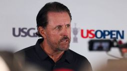Golf, Mickelson risponde alle critiche per la partecipazione al LIV golf: "Cordoglio per le vittime del 9/11"
