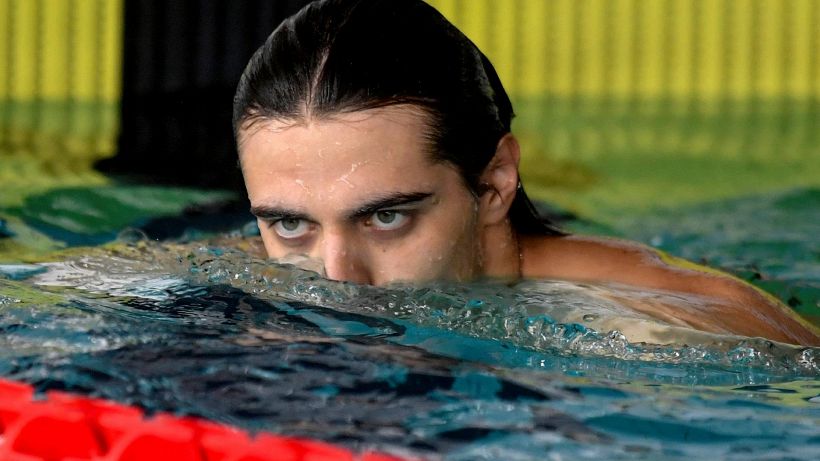 Nuoto, parte bene Ceccon: subito record italiano
