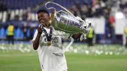 Real Madrid, Vinicius conferma: "Rimango al Bernabeu"