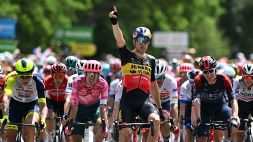 Giro del Delfinato 2022, 1° tappa: Van Aert vince a Beauchastel