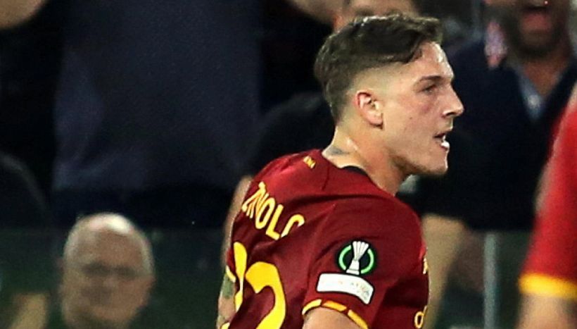 Roma, Zaniolo scappa, Mourinho tace: scoppia la rabbia dei tifosi sul web