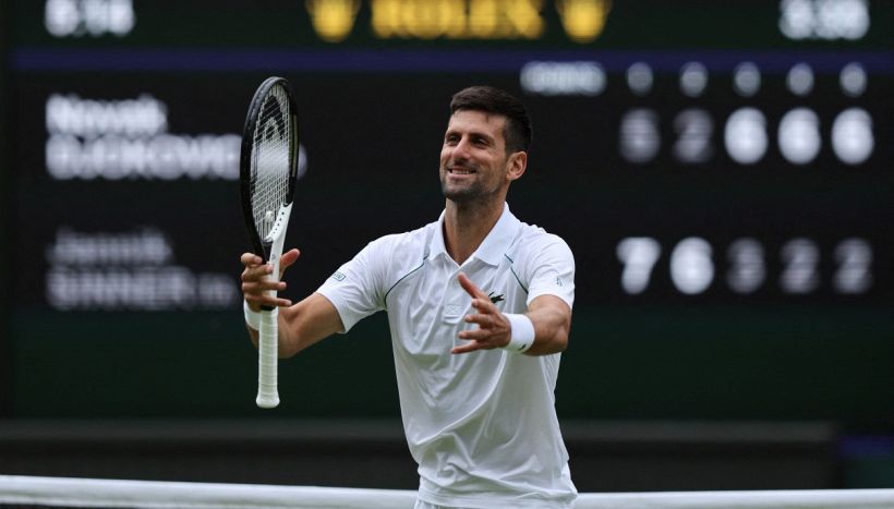 Wimbledon: Sinner leggendario per 2 set, ma in semifinale va Djokovic