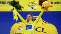 Le mani di Annemiek Van Vleuten sul Tour de France femminile