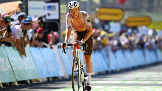 Bob Jungels duro con l'UCI