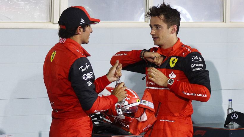 F1, la Ferrari e il bilancio del 2022: Sainz si difende, Leclerc va all'attacco