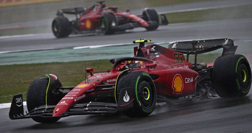 F1, Silverstone: capolavoro Sainz, prima pole in carriera. 3° Leclerc