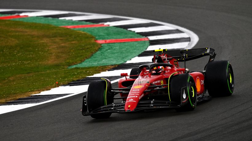 F1, Silverstone: Bottas primo sul bagnato, Ferrari terza e quarta