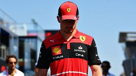 Disastro Leclerc, nuovo ritiro per il monegasco e vittoria Verstappen: le foto