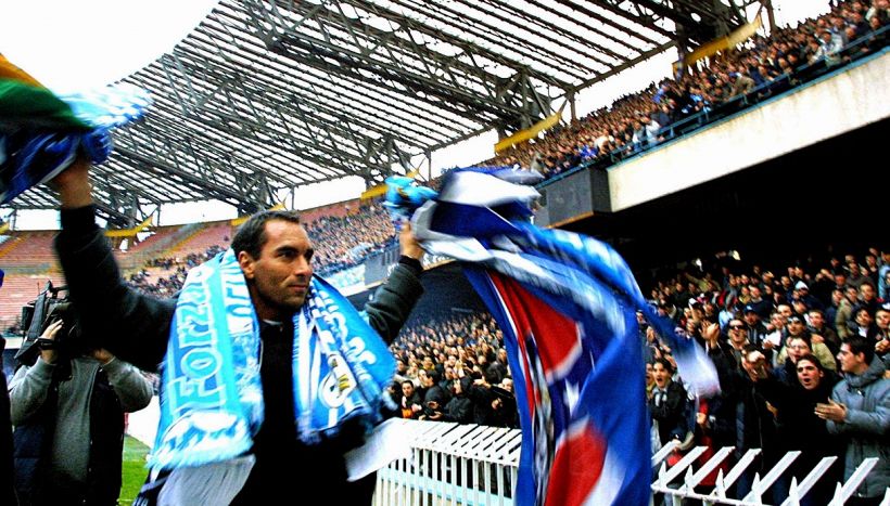 "Napoli perfetta per te": l'invito di Edmundo fa impazzire i tifosi