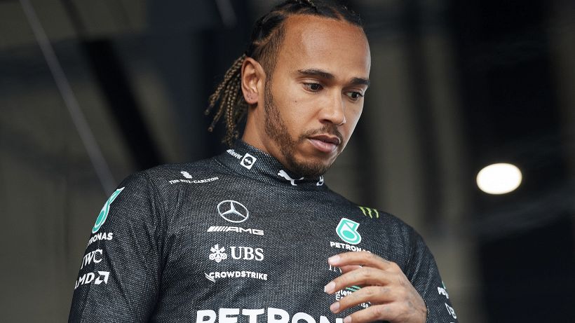 Hamilton: "Non mi ritiro presto". Horner intanto lo critica