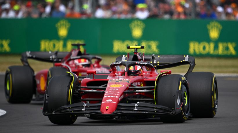 F1, a Silverstone riecco la Ferrari: prima gioia per Sainz, le pagelle