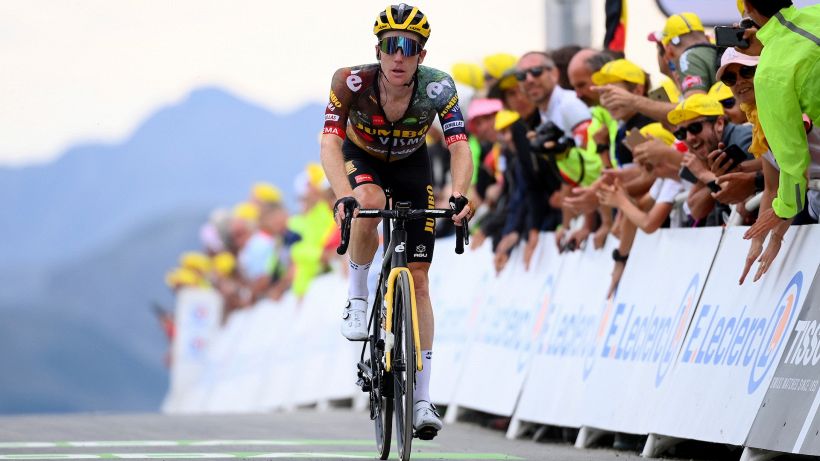 Tour de France 2022: cade e si ritira Kruijswijk