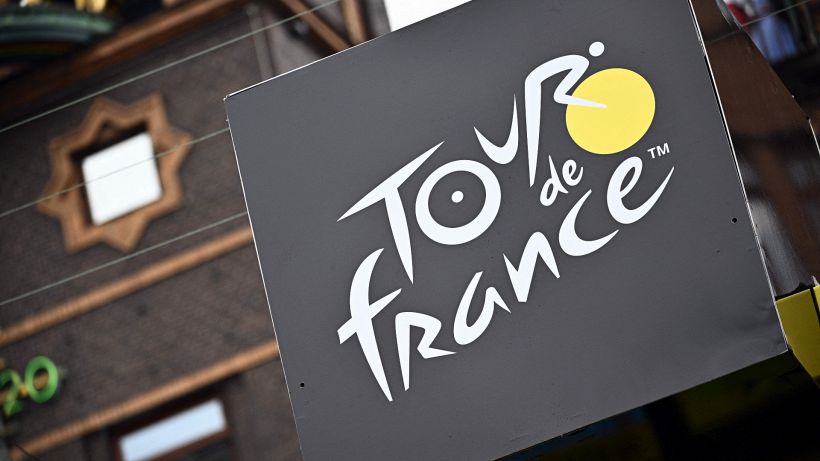 Tour de France: 10 tappa sospesa per manifestazione non autorizzata